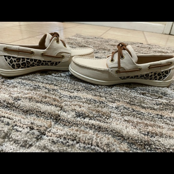 NIB Sperry Boat Shoes! - Picture 3 of 9